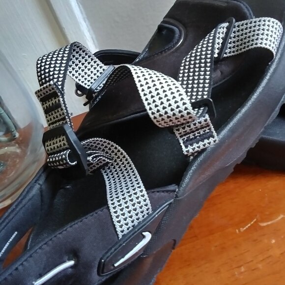Nike Men\'s Oneonta Nike Trail Sandal Shoes Black/White sz USA 12/ EU 48